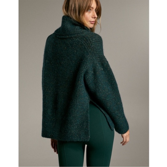 Wilfred | LIN 100% Merino Wool Sweater - Scarab - Picture 2 of 5